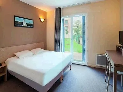Hotel-residence Zenitude Les Hameaux - Versailles