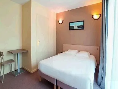 Hotel Hotel-residence Zenitude Les Hameaux - Versailles 3*