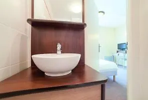 Hotel-residence Zenitude Les Hameaux - Versailles Hotel 3*