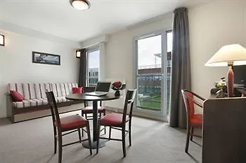 Hotel Hotel-residence Zenitude Les Hameaux - Versailles